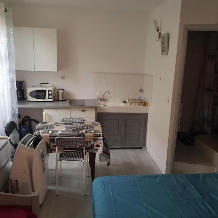 Studio Pour 3 Personnes Au Calme Dans Villa Nizza Kültér fotó