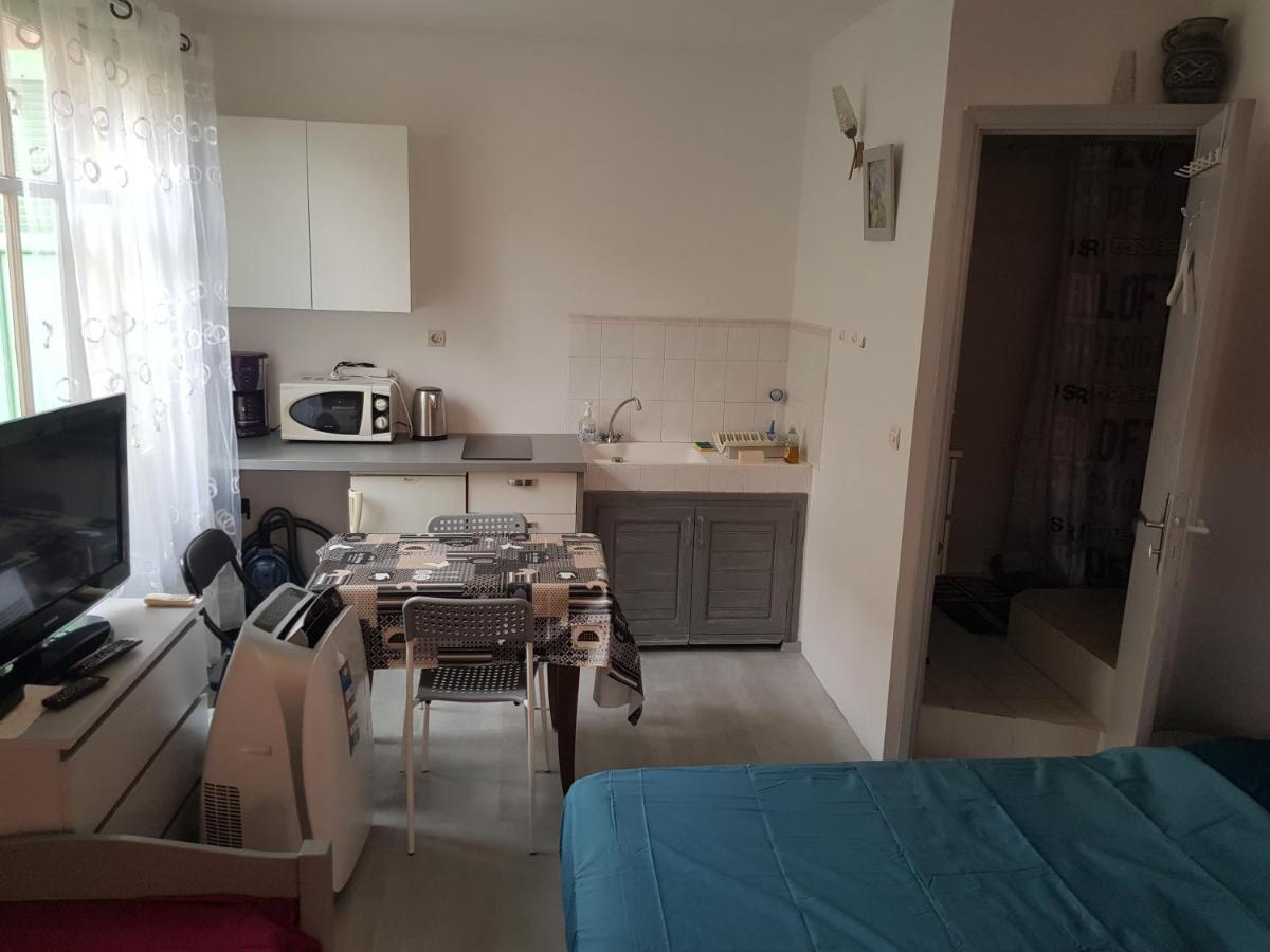 Studio Pour 3 Personnes Au Calme Dans Villa Nizza Kültér fotó