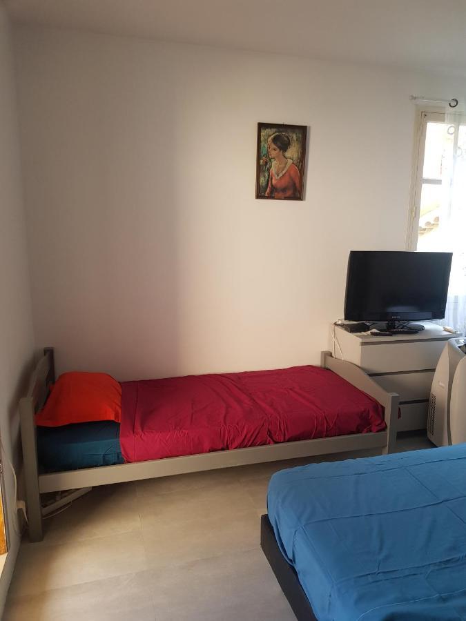 Studio Pour 3 Personnes Au Calme Dans Villa Nizza Kültér fotó